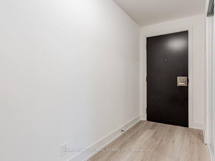 Property Photo:  11 Lillian Street 1602  ON M4S 2H7 