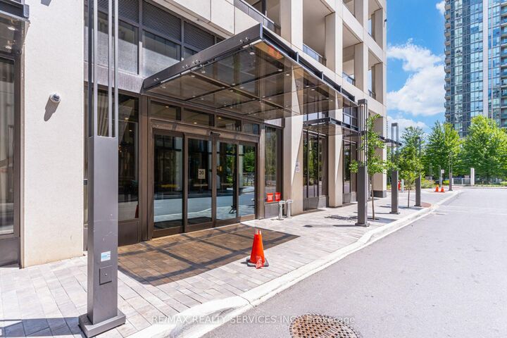Property Photo: 30 Elm Drive W 308 ON L5B 0N6