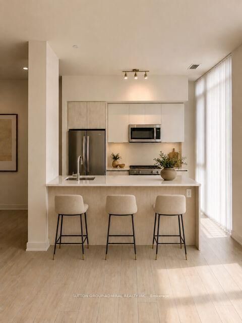 Property Photo:  5858 Yonge Street Th10  ON M2M 0C6 