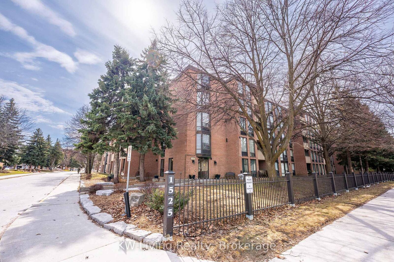 Property Photo: 1525 Diefenbaker Court 402 ON L1V 3W1