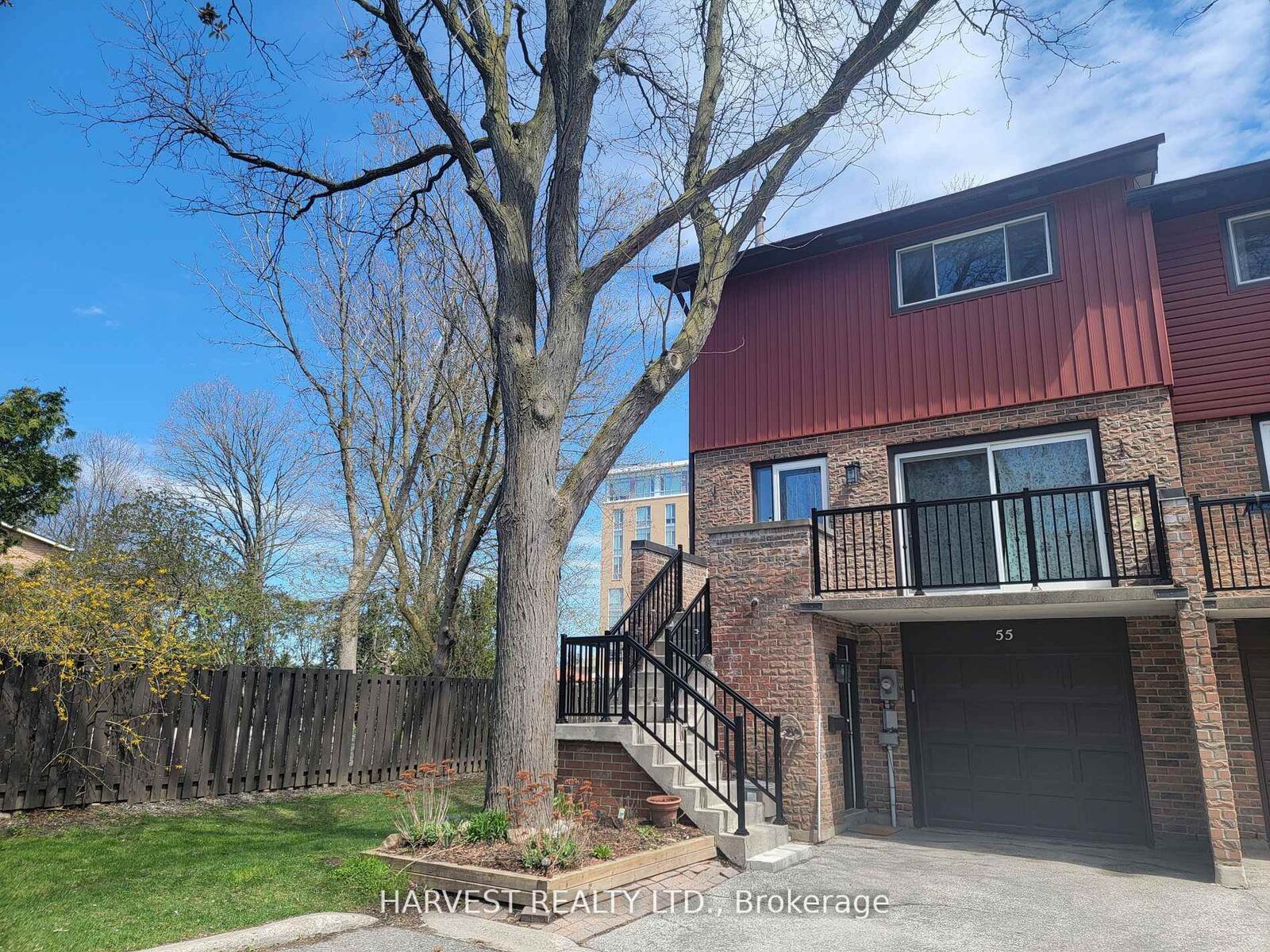 Property Photo: 55 Ashglen Way ON L3R 3A6