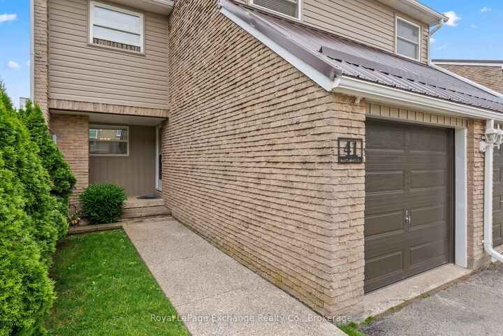 Property Photo: 41 Philip Place 41 ON N2Z 2E2
