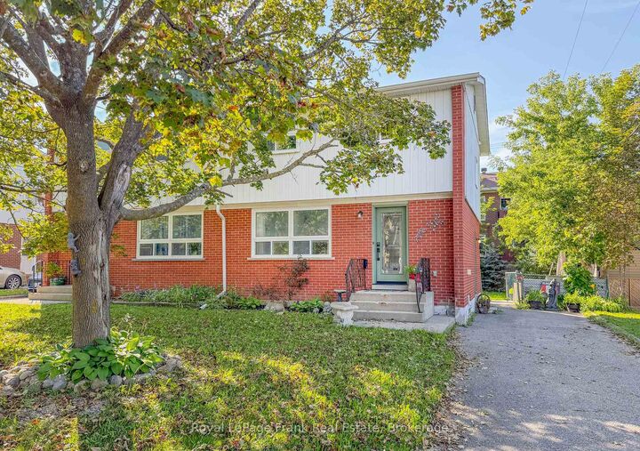 Property Photo: 34 Northlin Park Road ON K9V 4P3