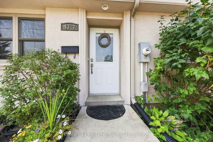 Property Photo:  43 Blandford Street 7  ON N4S 7H7 