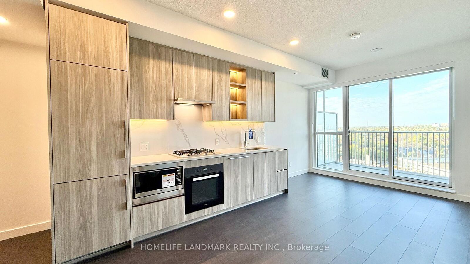 Property Photo:  