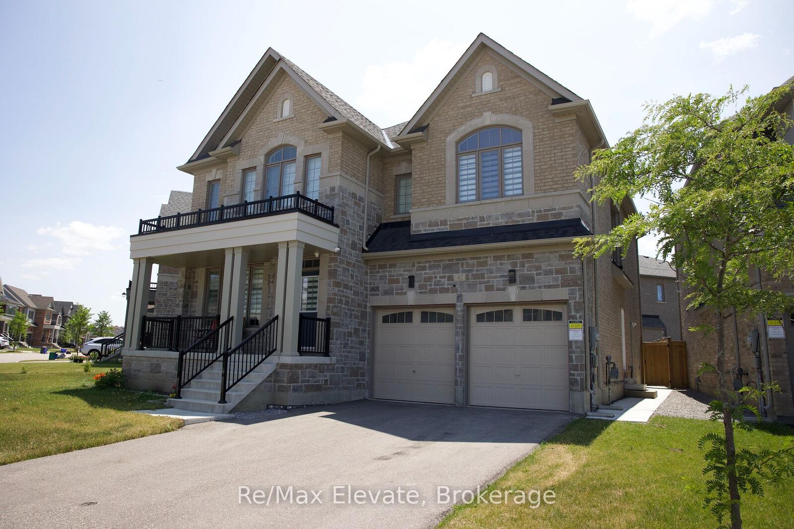 Photo de la propriété:  42 Concert Hill Way  ON L9N 0W8 