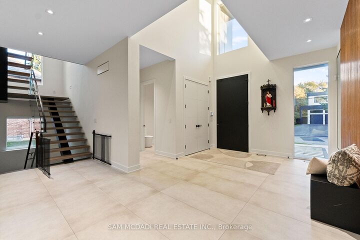 Property Photo: 2075 Shawanaga Trail ON L5H 3Z3