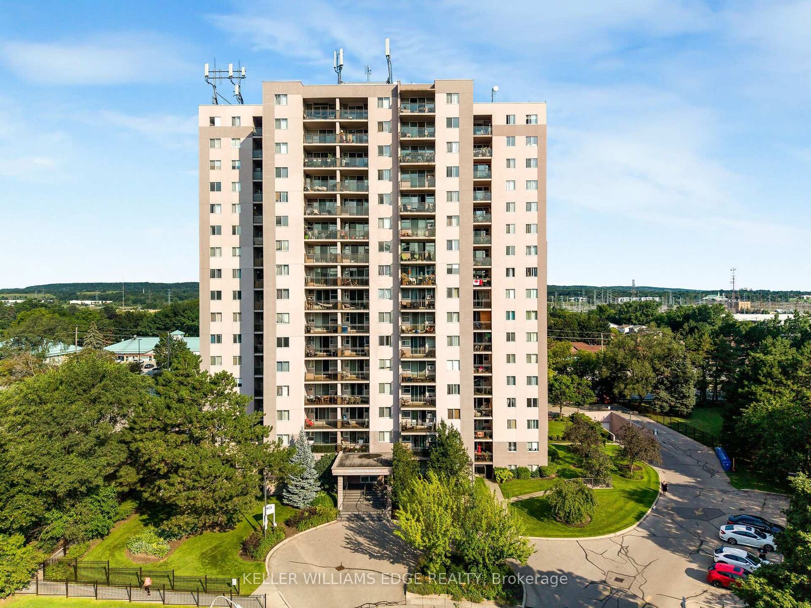 Property Photo: 975 Warwick Court 708 ON L7T 3Z7