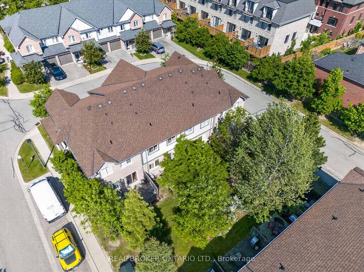 Property Photo: 86 Joymar Drive 102 ON L5M 7Z6
