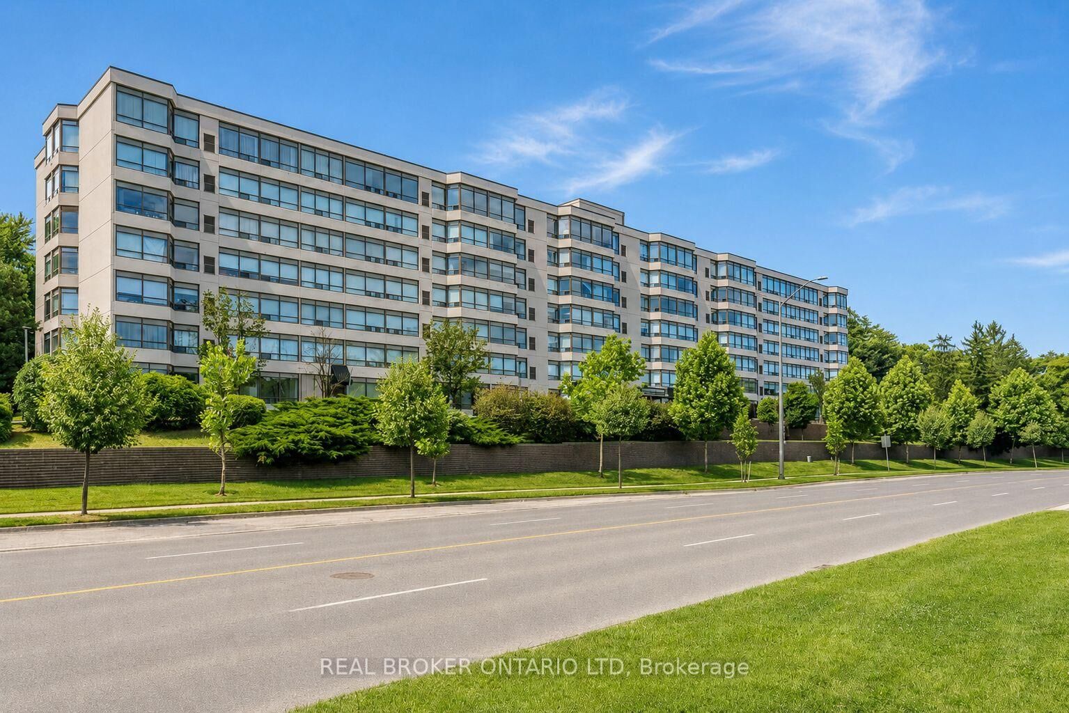 Property Photo: 521 Riverside Drive 315 ON N6H 5E2