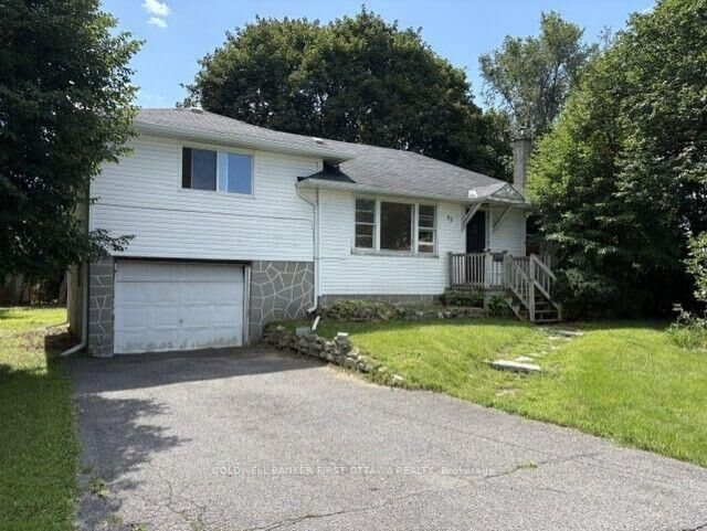Property Photo:  92 Lotta Avenue  ON K2G 2B7 