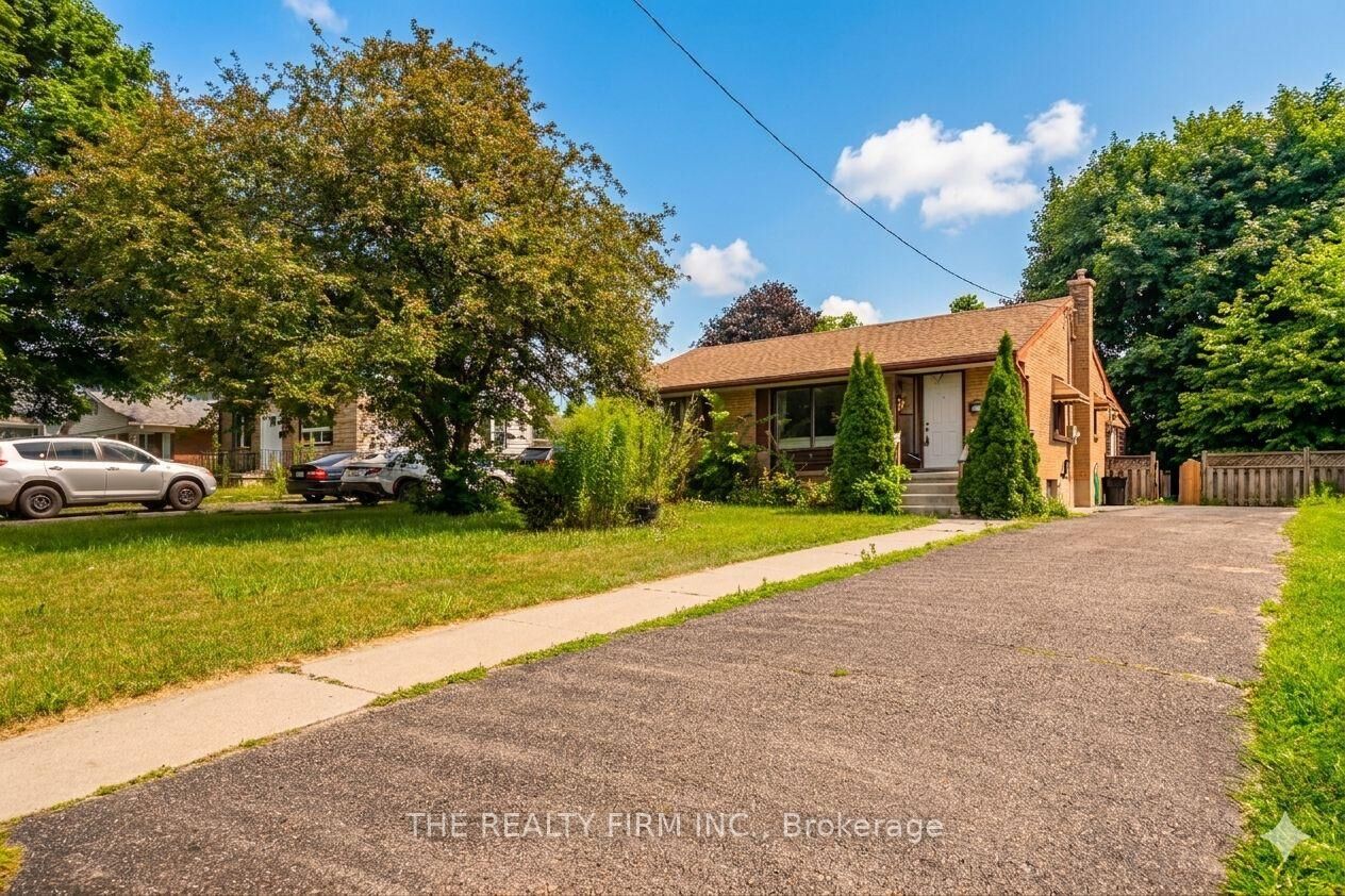 Property Photo: 348 Winnipeg Boulevard ON N5W 4V2