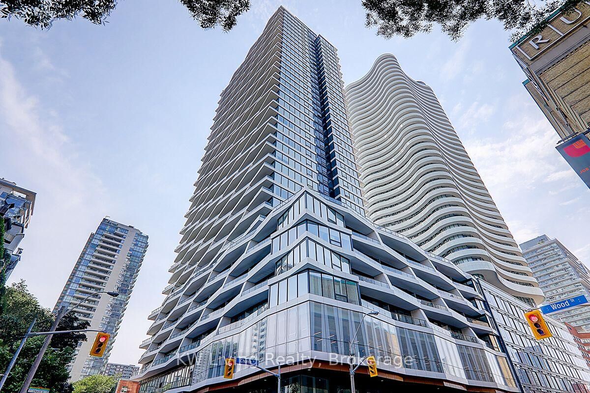 Property Photo: 85 Wood Street 3217 ON M4Y 0E8