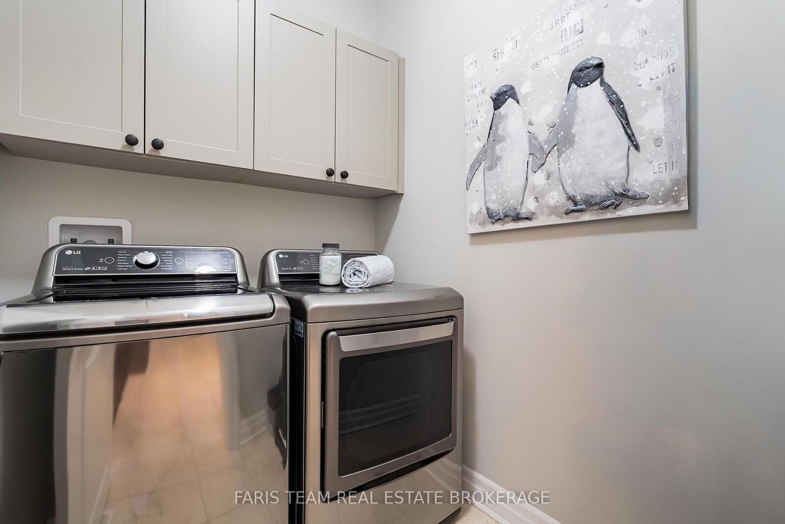 Property Photo: 17 Fawnbrook Court ON P1L 0A3