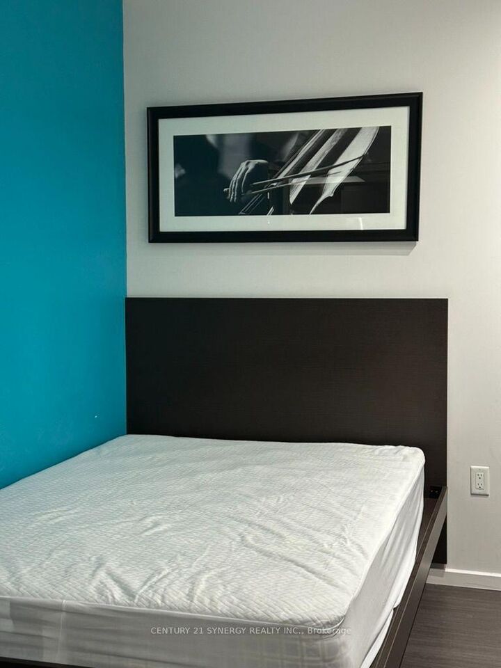 Property Photo:  105 Champagne Avenue S 2109  ON K1S 4P3 