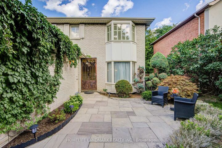 Property Photo: 37 Maimonides Court ON L4J 4X8