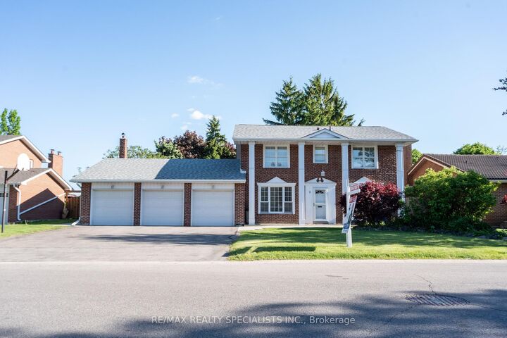 8 River View Drive — photo 1