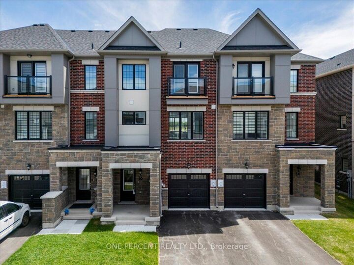 16 Pearen Lane — photo 1