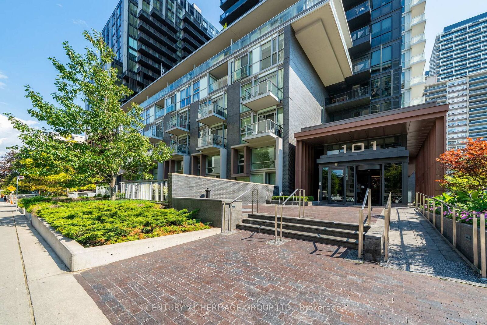 Property Photo:  101 Erskine Avenue 2911  ON M4P 0C5 