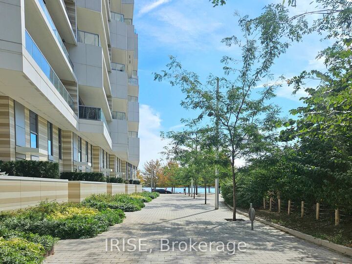 Property Photo:  118 Merchants' Wharf N/A 214  ON M5A 0L3 