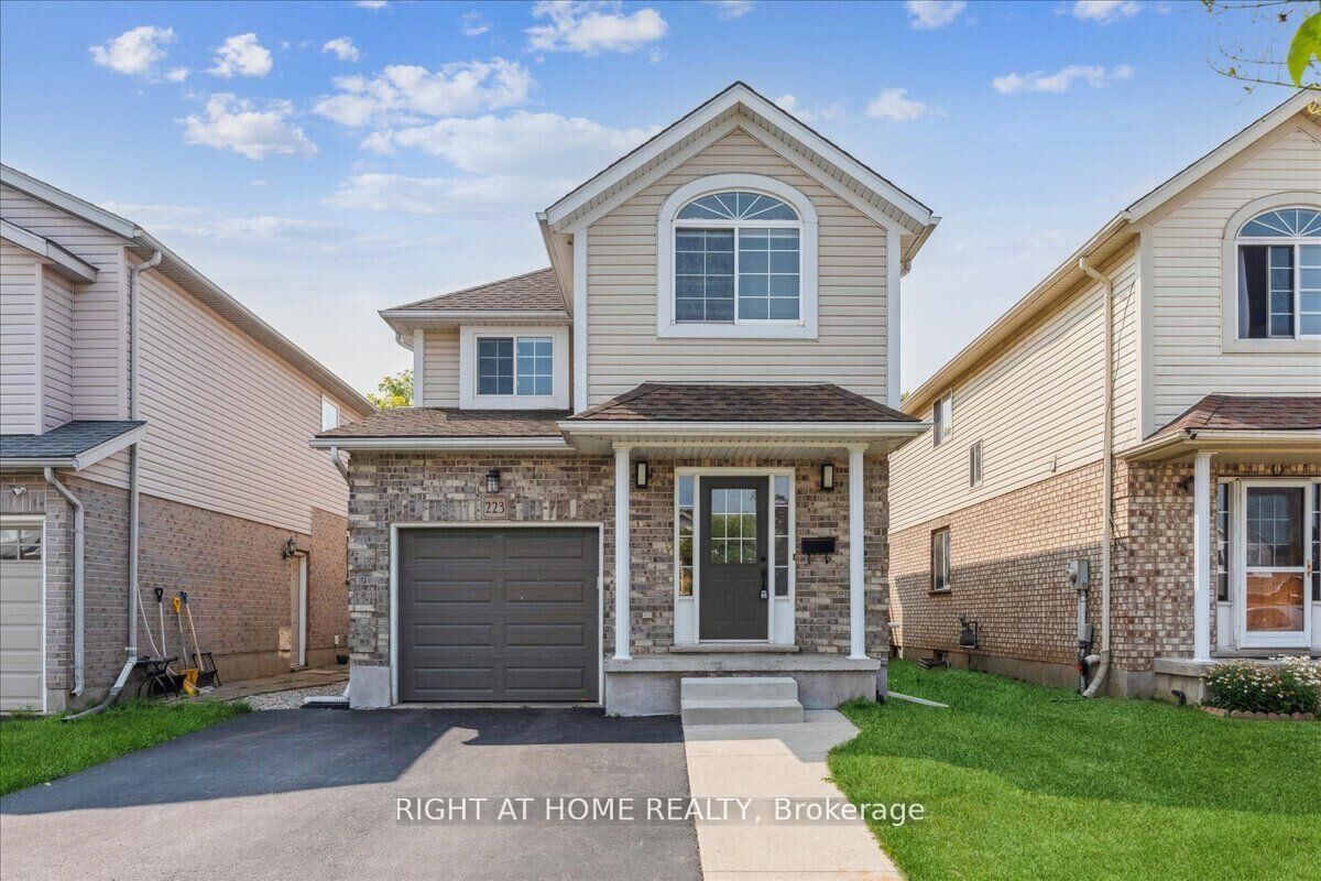 Property Photo:  223 Grey Fox Drive  ON N2E 3N7 