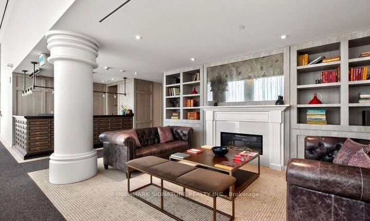 Property Photo:  33 Helendale Avenue 1505  ON M4R 0A4 