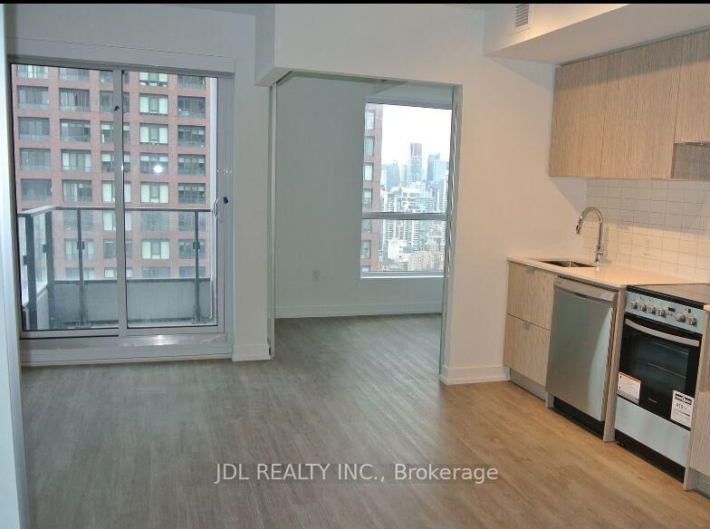 Photo de la propriété: 395 Bloor Street E 5101 ON M4W 0B4