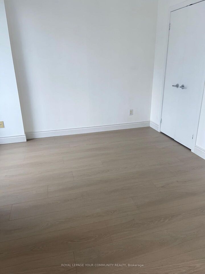Photo de la propriété: 8 York Street 2206 ON M5J 2Y2