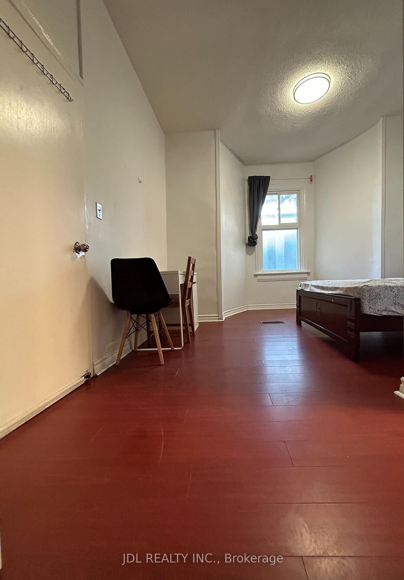 Property Photo:  4 Fitzroy Terr Terrace Suite Aa Main Floor  ON M5T 2K3 