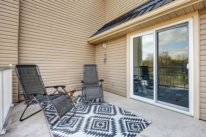 Photo de la propriété:  301 Carlow Road 31  ON N5L 1B7 