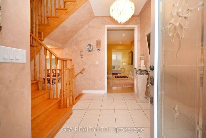 Property Photo: 3506 Aquinas Avenue ON L5M 7L7