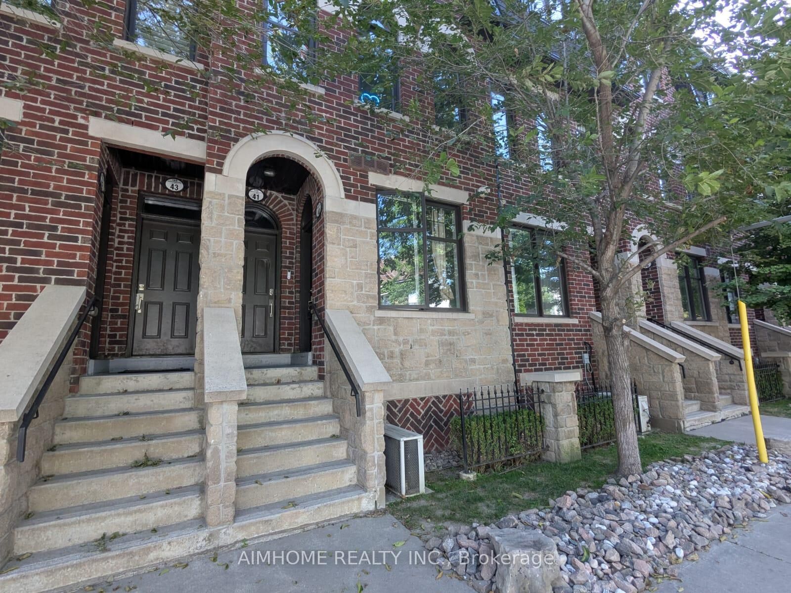 Property Photo:  140 Broadview Avenue 40  ON M4M 0A8 