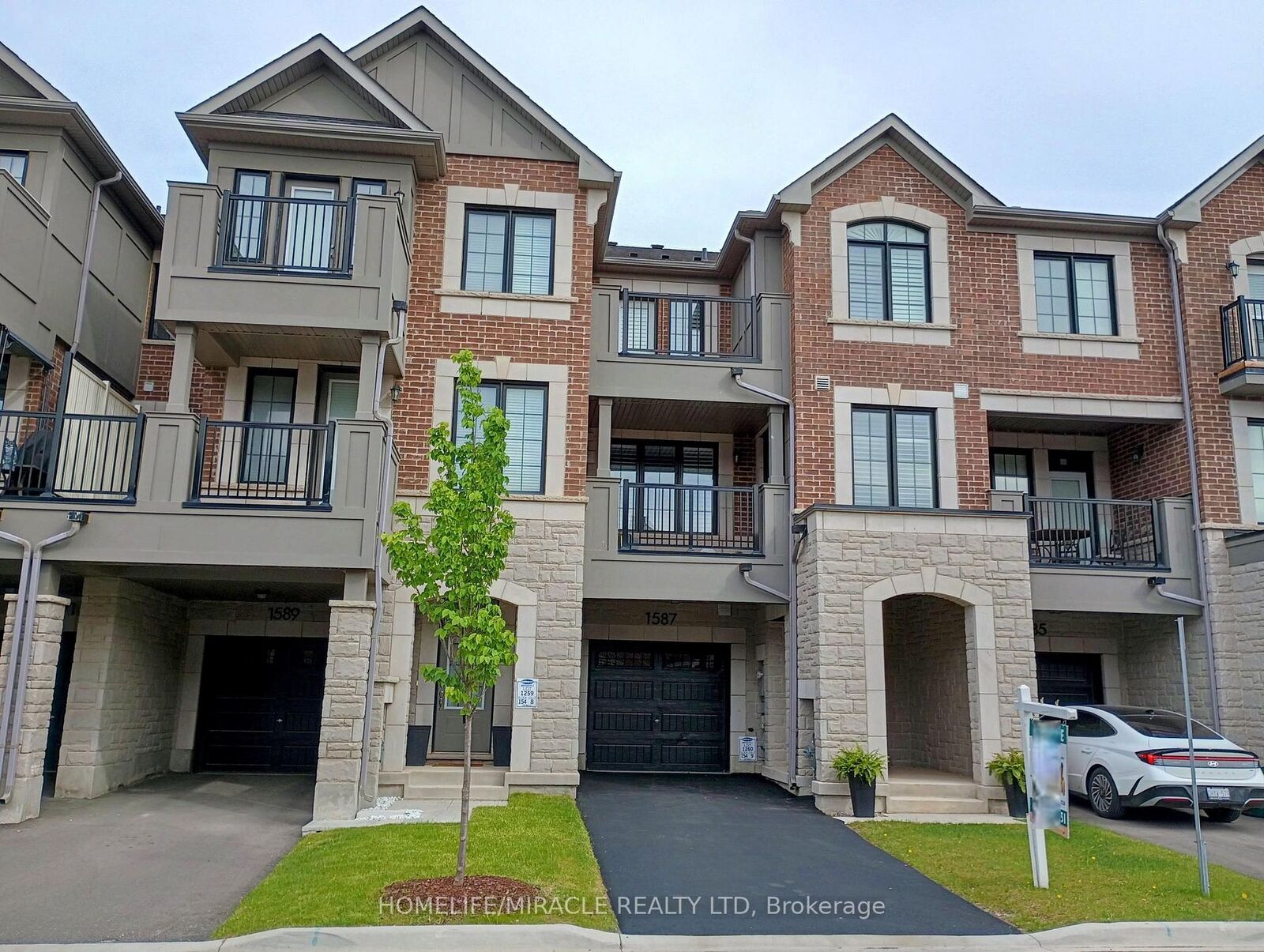 Property Photo: 1587 Moira Crescent ON L9E 1X8