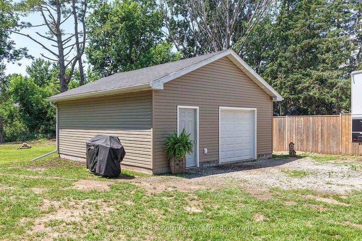 Property Photo: 3332 Cleveland Avenue ON L0K 1G0