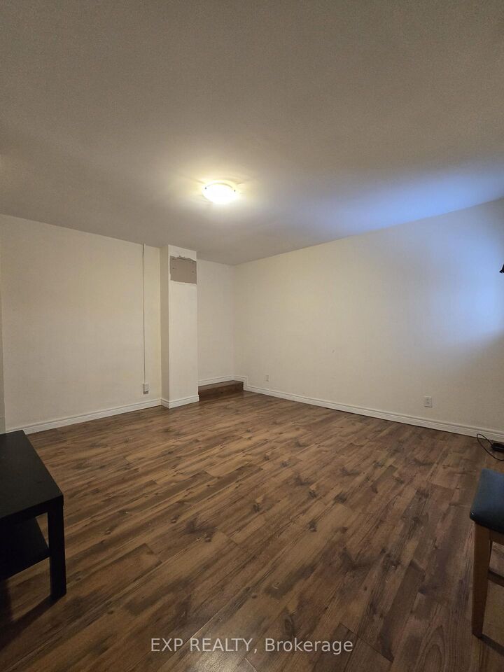 Property Photo:  88 Colborne Street 1  ON N3T 2G5 