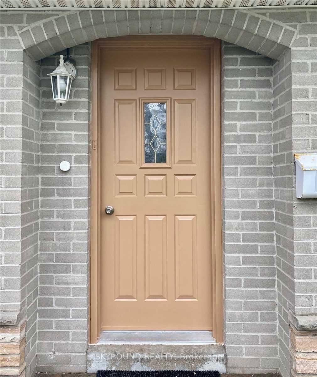 Property Photo: 165 Orchard Heights Boulevard ON L4G 3A3