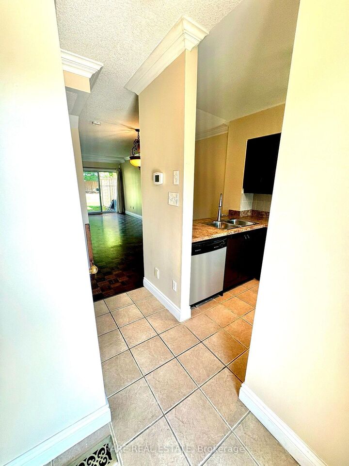Property Photo:  735 New Westminster Drive 77  ON L4J 7Y9 