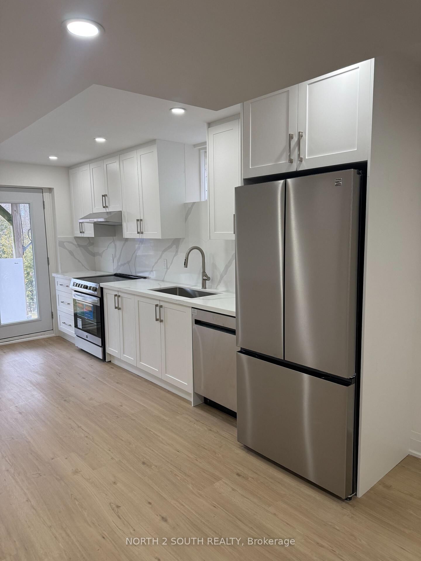 Property Photo:  2271 Whitewood Crescent Lower  ON L9S 2B1 