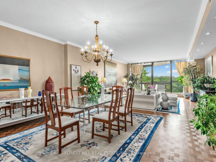 Property Photo: 407 Walmer Road 501 ON M5R 3N2