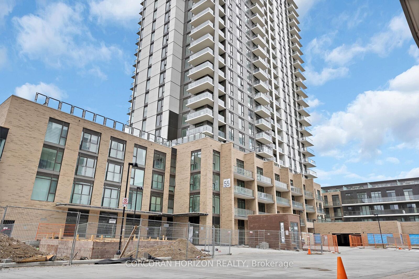 Photo de la propriété:  55 Duke Street W 1605  ON N2G 1A6 