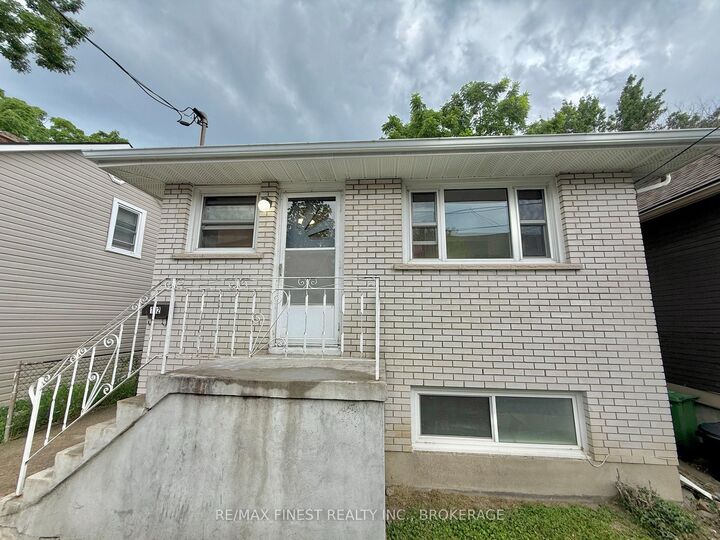Property Photo: 102 Chatham Street ON K7K 4H3