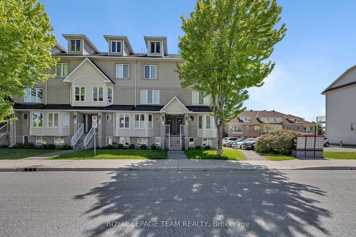 Property Photo: 85 Cresthaven Drive ON K2G 6T9