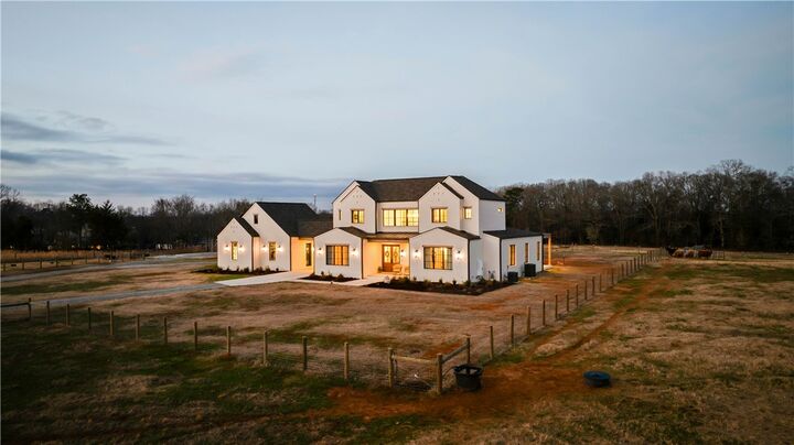 Property Photo:  2811 Lebanon Road  SC 29670 