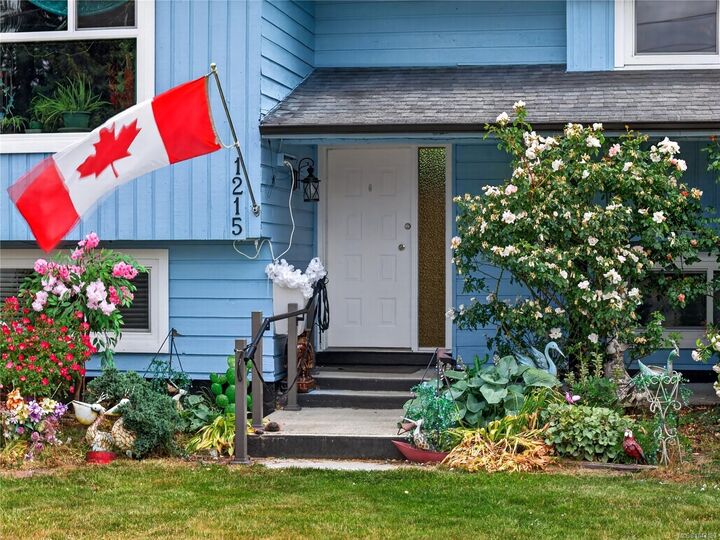 Property Photo: 1215 Gilley Cres BC V9P 1W4