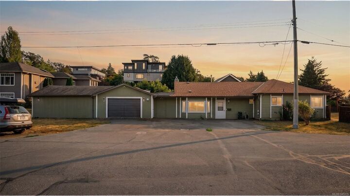 9 Camden Ave — photo 1