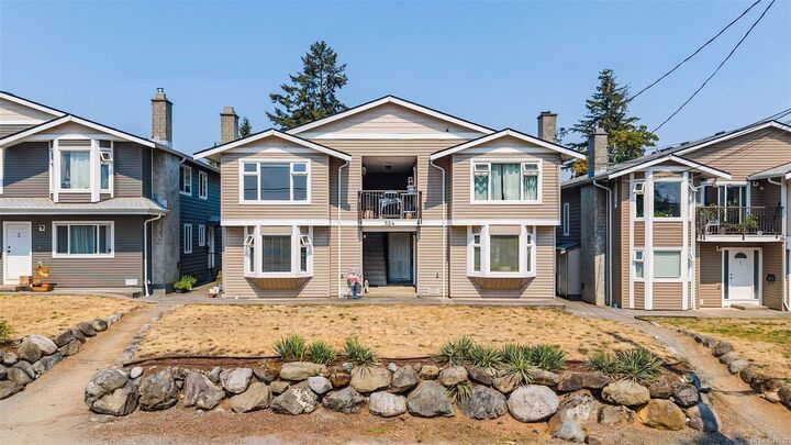 Property Photo: 524 Rosehill St #4 BC V9S 1E6