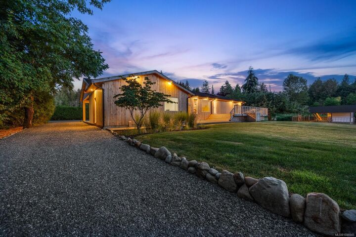 2925 Baird Rd — photo 1