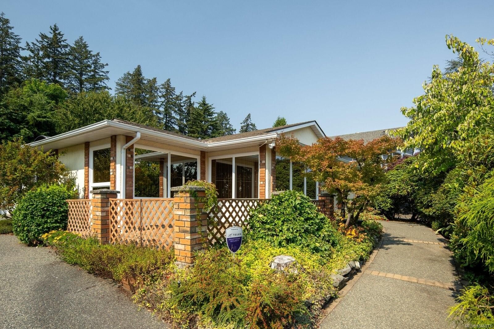 Property Photo:  7436 East Saanich Rd  BC V8M 1W2 