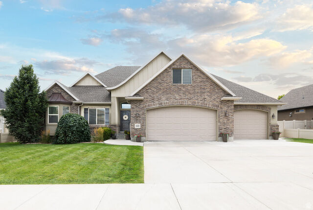 Property Photo:  1623 W Hunters Cir  UT 84095 