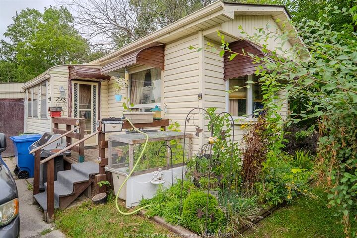 Property Photo: 293 Forest Place ON N8M 2B7
